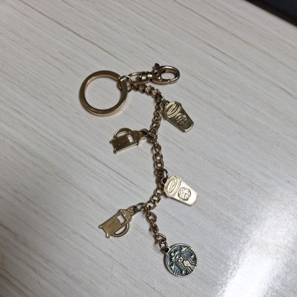 bag charm/keychain Starbucks preloved