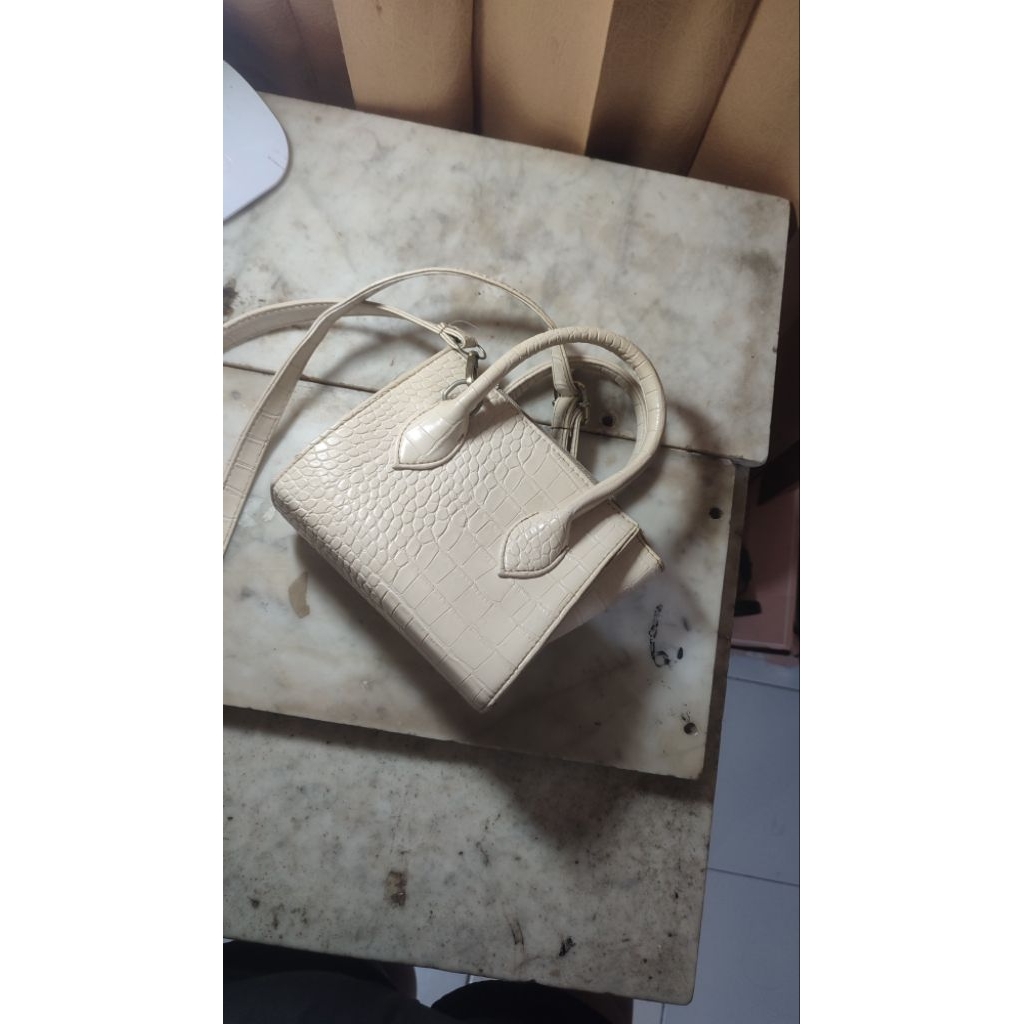 Tas Putih kecil