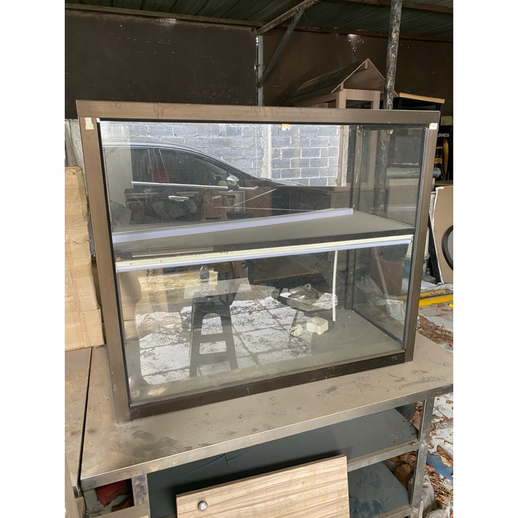 (Second) Etalase Kaca Aluminium Set