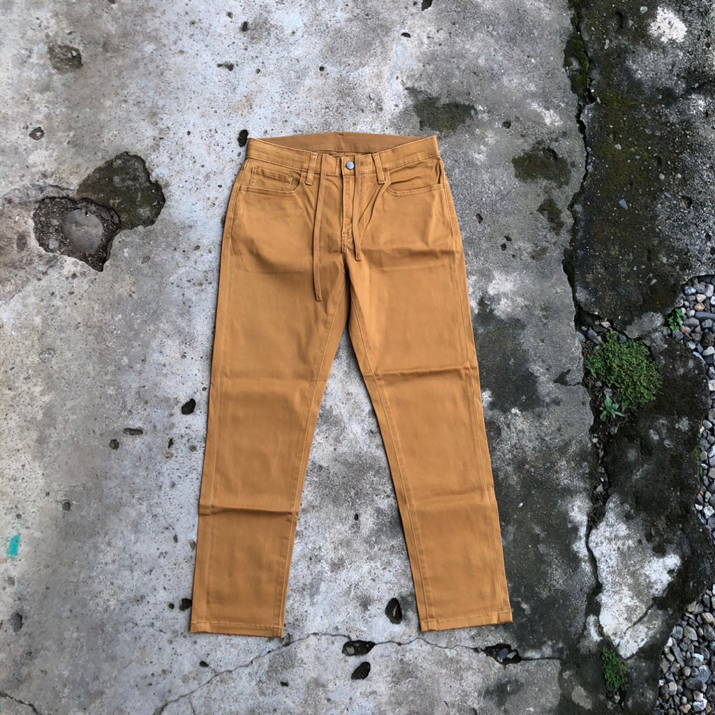 Uniqlo ezy denim pants tapered skinny ( second/bekas )