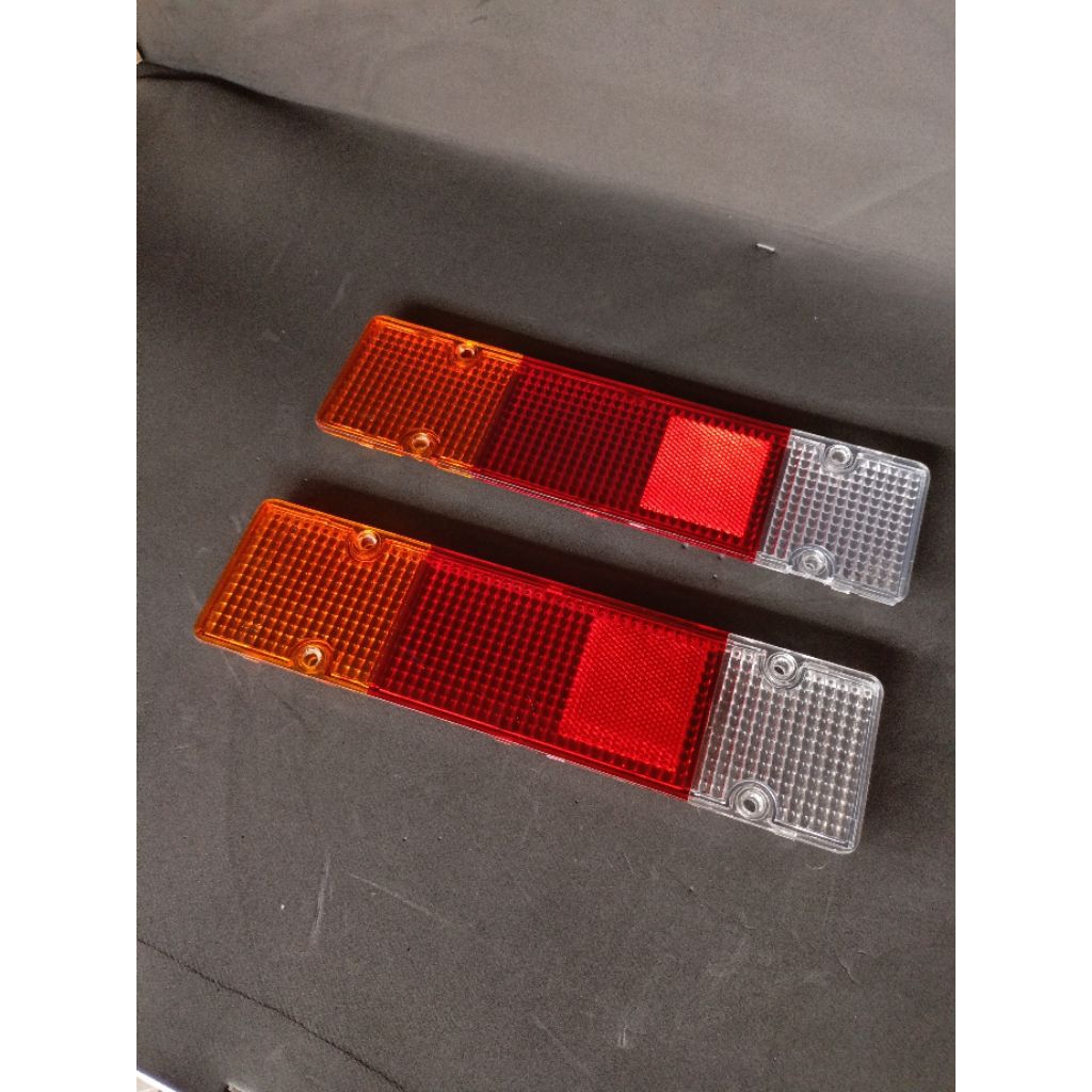 mika stoplamp L300