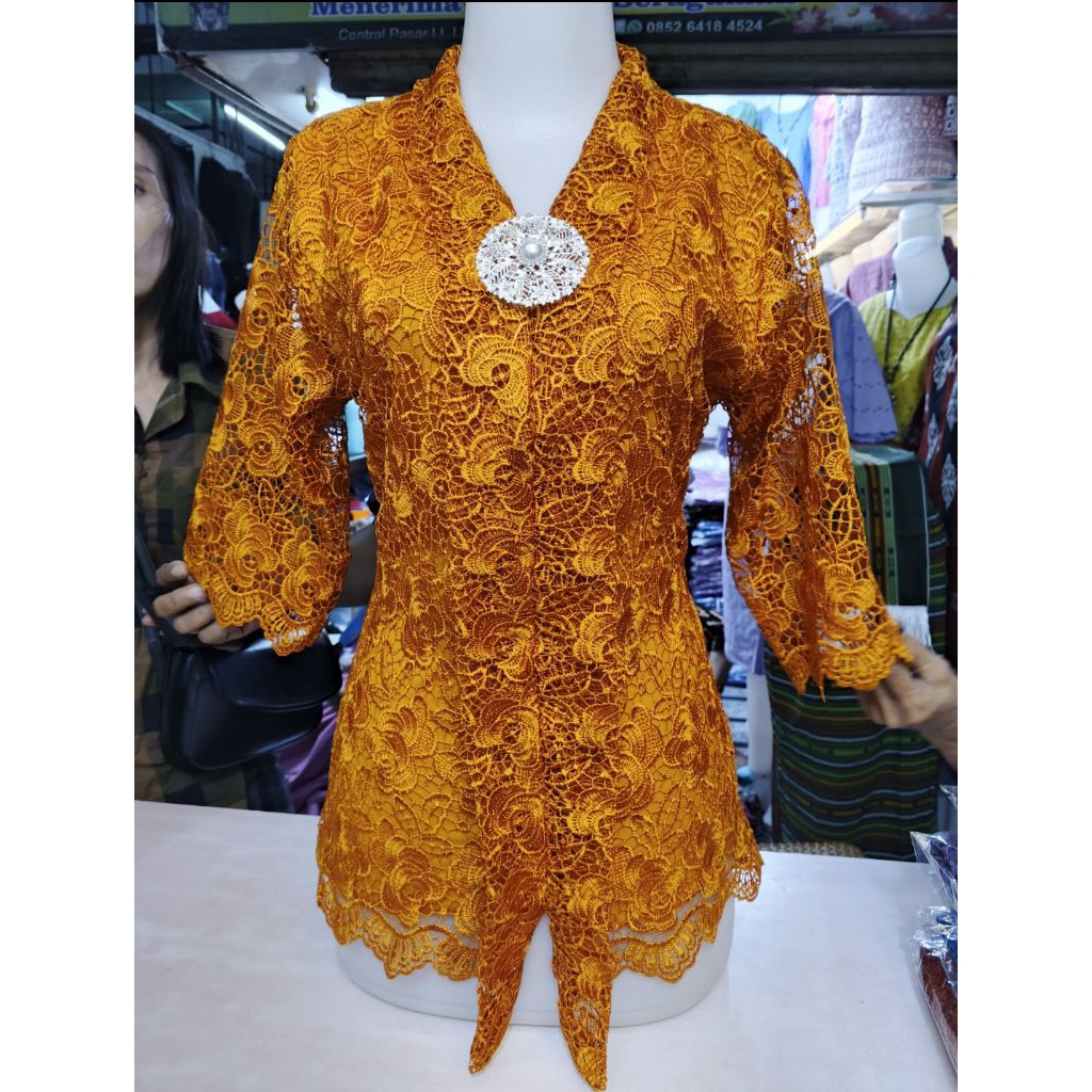 Blus Brokat Hoki Kartini