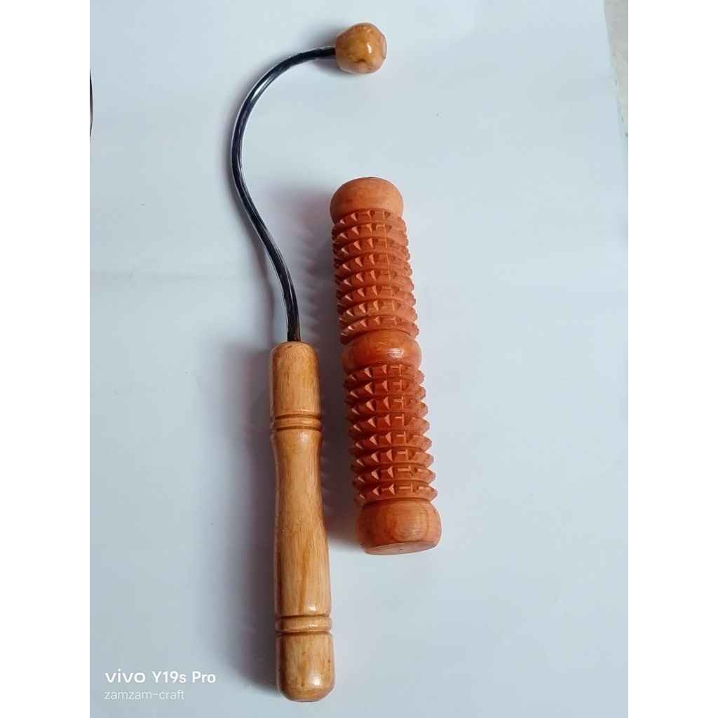 alat pijat punggung dan kaki dari  kayu satu set