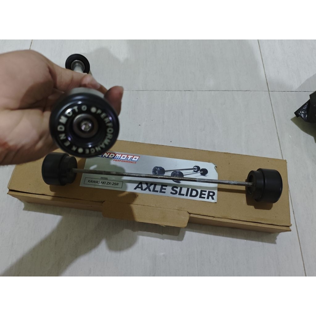AXLE SLIDER KENDMOTO ZX25R