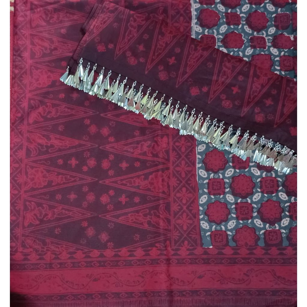 kain batik Jambi tekuluk besar, ronce ekor seluang silver