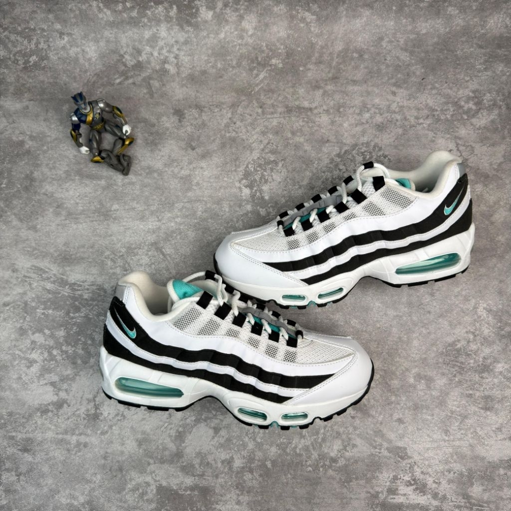 Air Max 95 Black Border