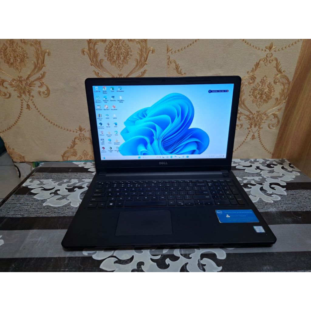 LAPTOP DELL INSPIRON -CORE I3-6006U -SSD 256GB-8GB -Desaigner