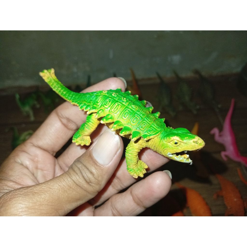 Mainan Dinosaurus Karet kecil bekas/second satuan