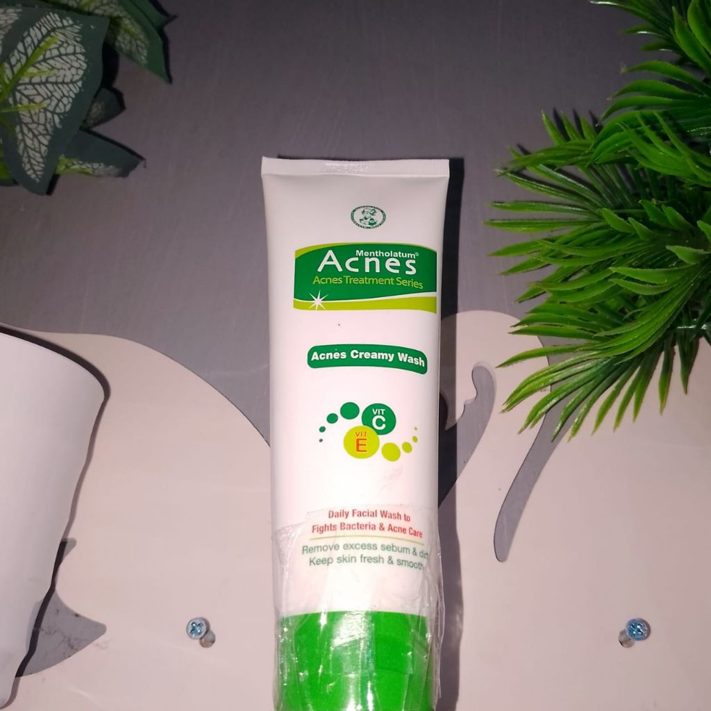 Acnes Creamy Wash 100gr - Pembersih Wajah Anti Jerawat, Lembut & Melembabkan