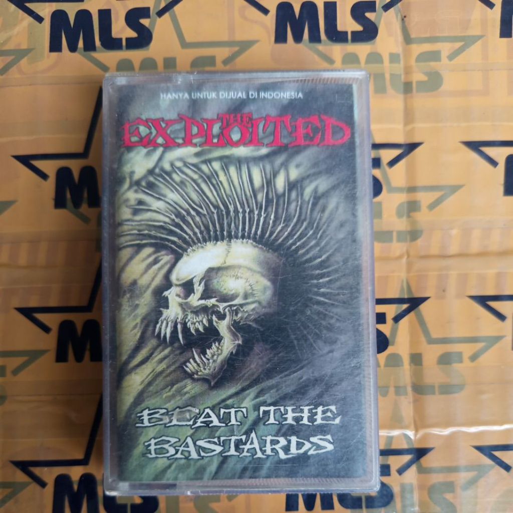 KASET PITA PUNK - THE EXPLOITED " BEAT THE BASTARD" (BOOTLEG)