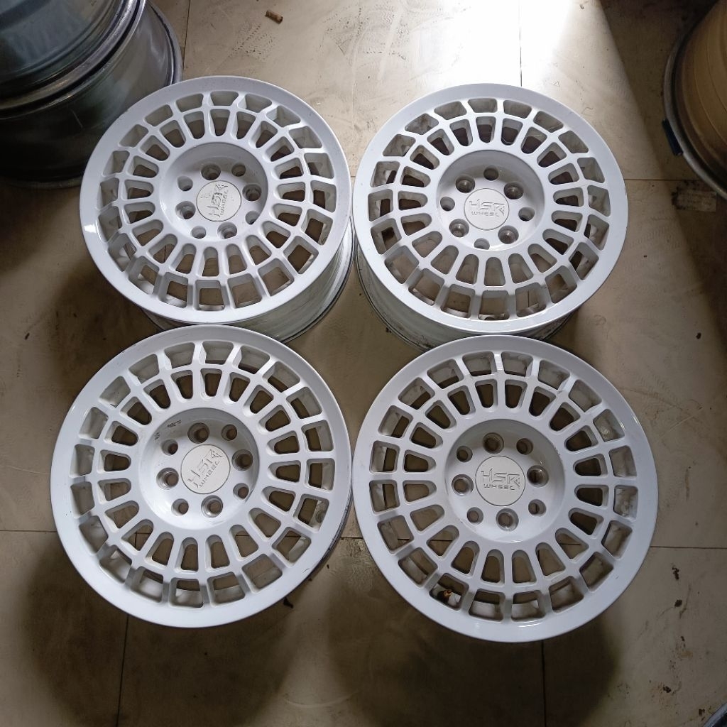 Velg Mobil Second Hsr Futbul Ring 14 lebar 5,5 pcd 4x100/114,3 Et35