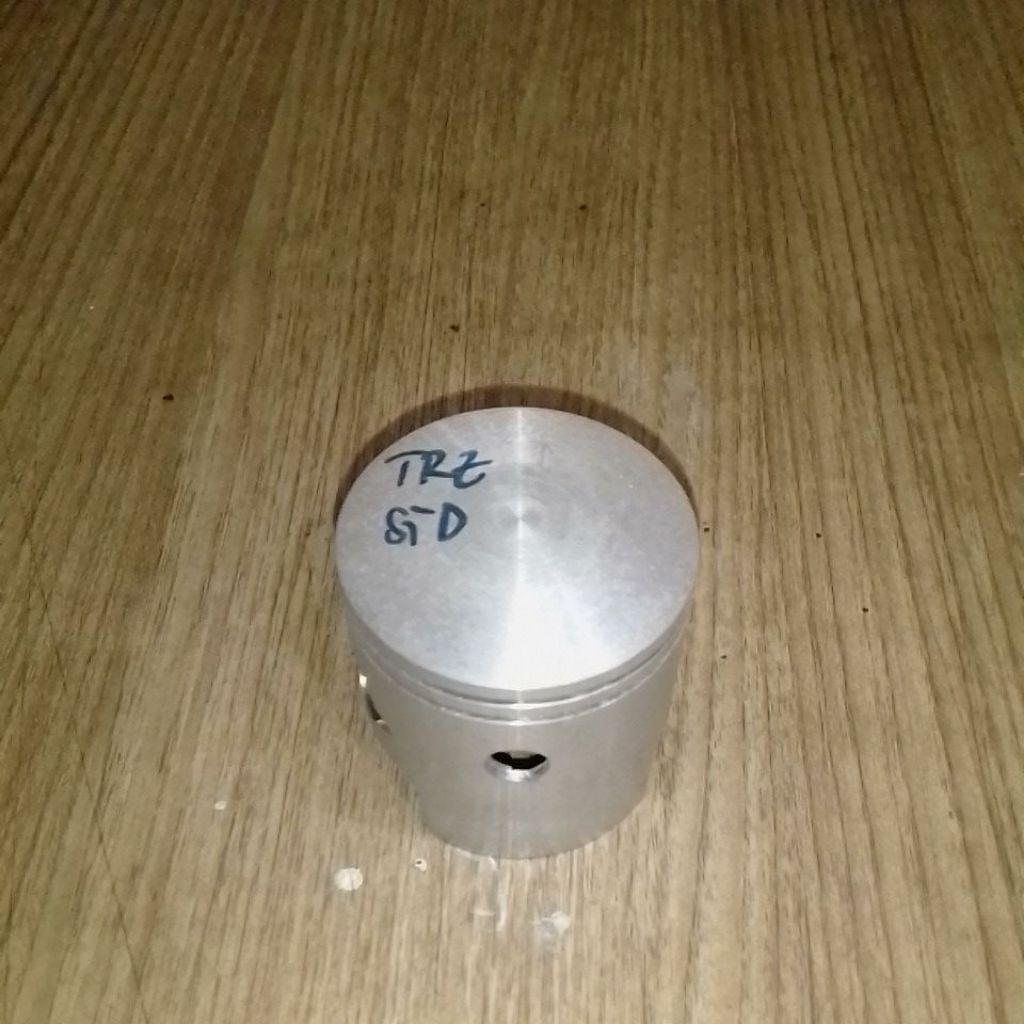 Piston seher seker only SUZUKI TRZ 125 KATANA / GP125 GP 125 /TRS 125. OVERSIZE OS STD 0.00 . LOST P