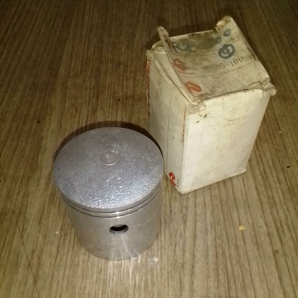 Piston seher seker only SUZUKI TRZ 125 KATANA / GP125 GP 125 /TRS 125. OVERSIZE OS 100 1.00 . ORIGIN