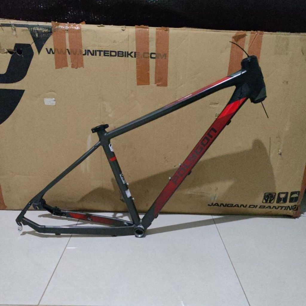 Frame polygon Heist 5 size XS roda 700c  tahun 2019
