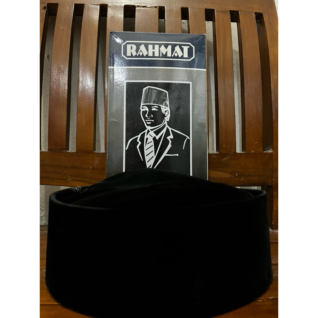 oleh oleh banten, peci rahmat