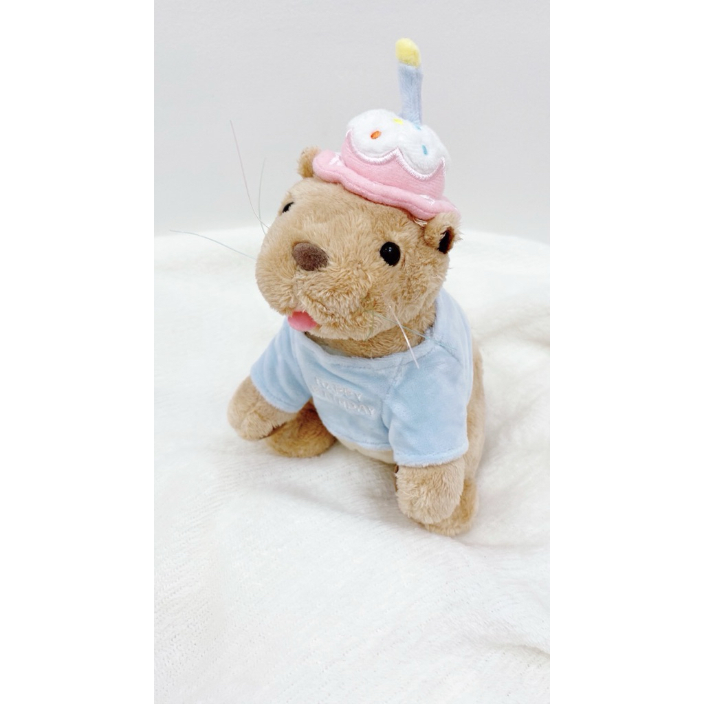 boneka otter 'happy birthday'