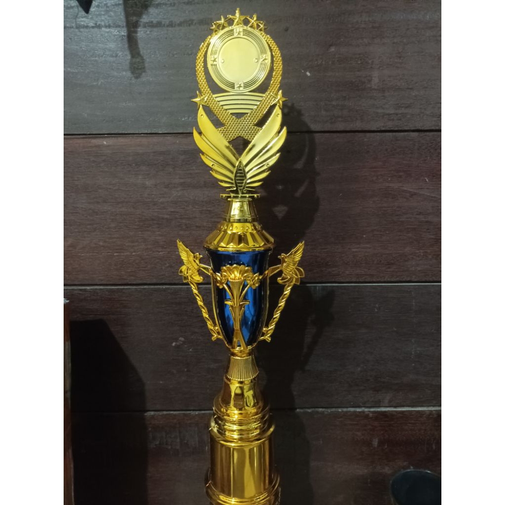 Piala onyx 3D kuping motif burung