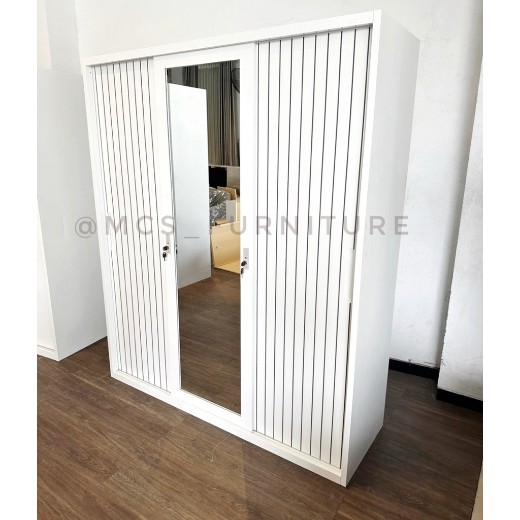 Lemari Besi Baju Pakaian Sliding 4 Pintu Mebel Furniture Semarang