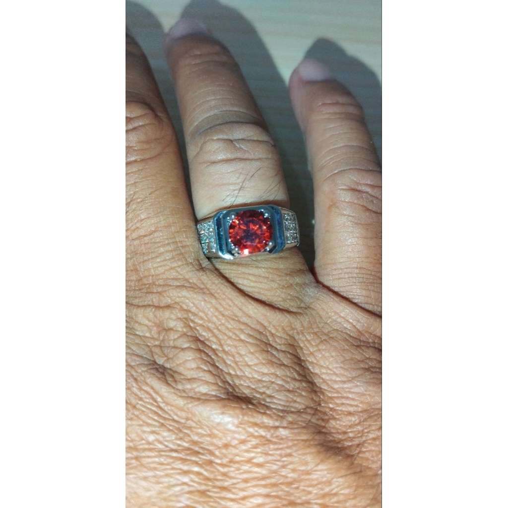 Red Garnet cutting ( natural bukan sintetis )