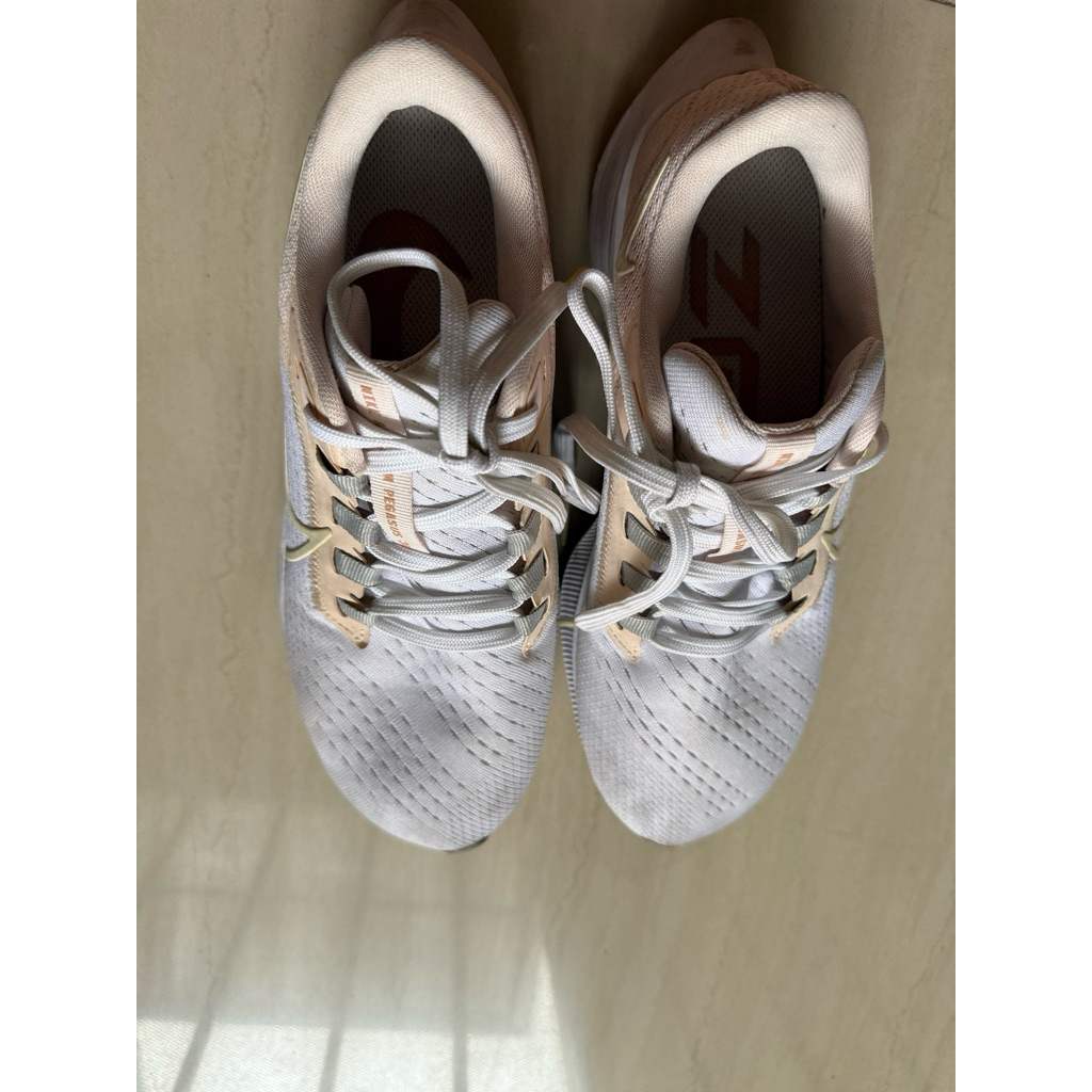 preloved sepatu Nike sepatu cewek size 37