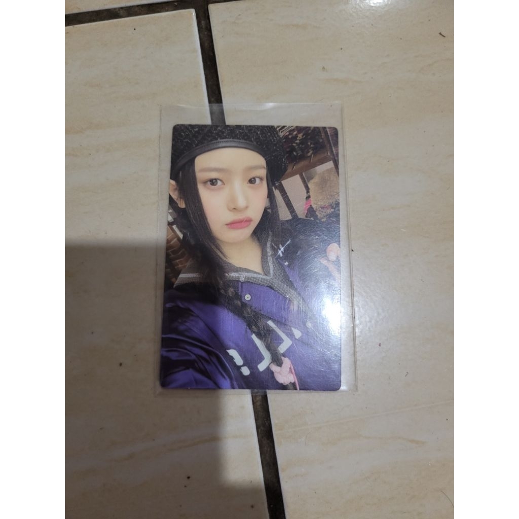 Hanni photocard official bunnies camp