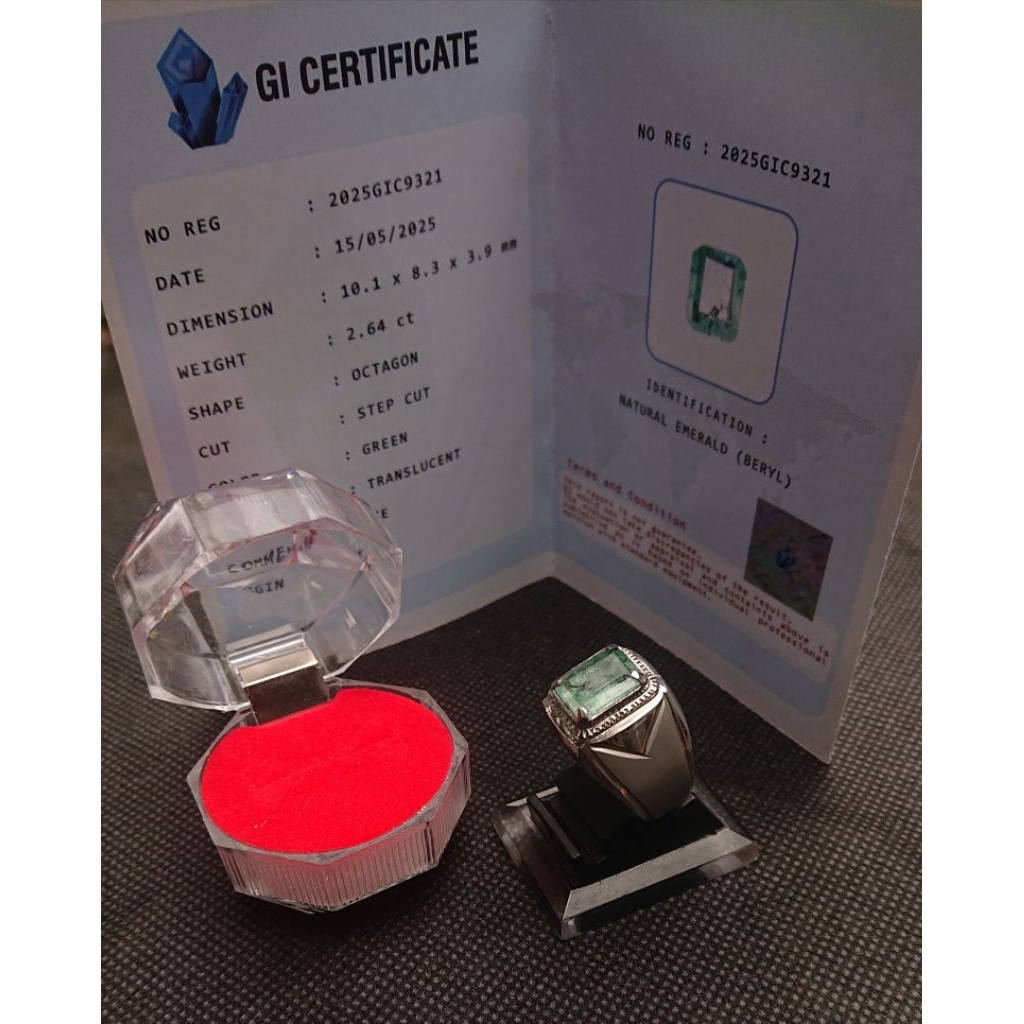 Natural Emerald Beryl / Zamrud / Jamrud Columbia