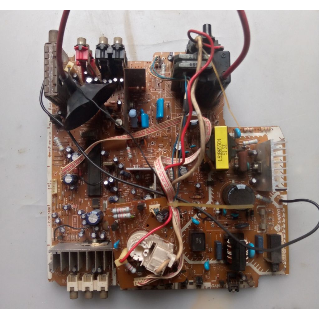 mesin tv Sanyo tabung 14inch,komponen lengkap,cabutan blm test/gambling