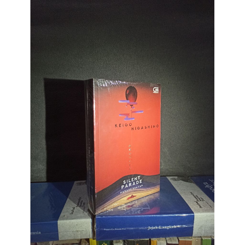 Buku Silent Parade - Keigo Higashino