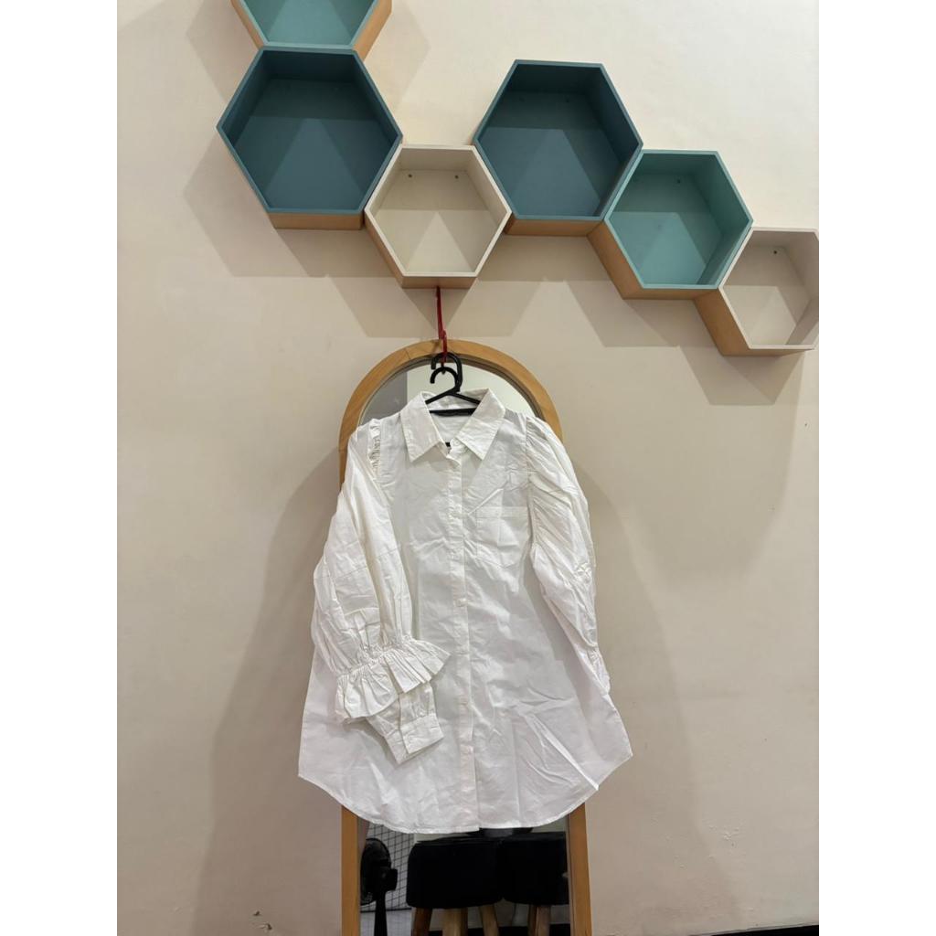 PRELOVED BENANG JARUM WHITE SHIRT