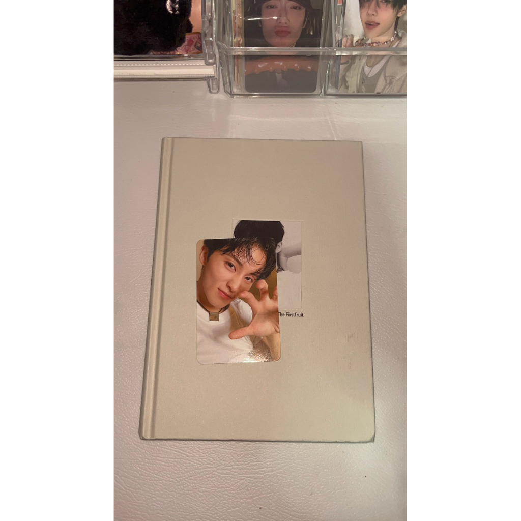 PHOTOCARD OFFICIAL MARK MAUNG