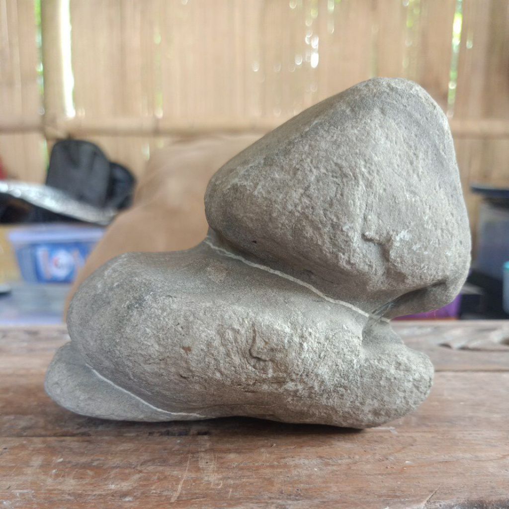 Suiseki / Asli Bentukan Alam / Temuan Sungai #13