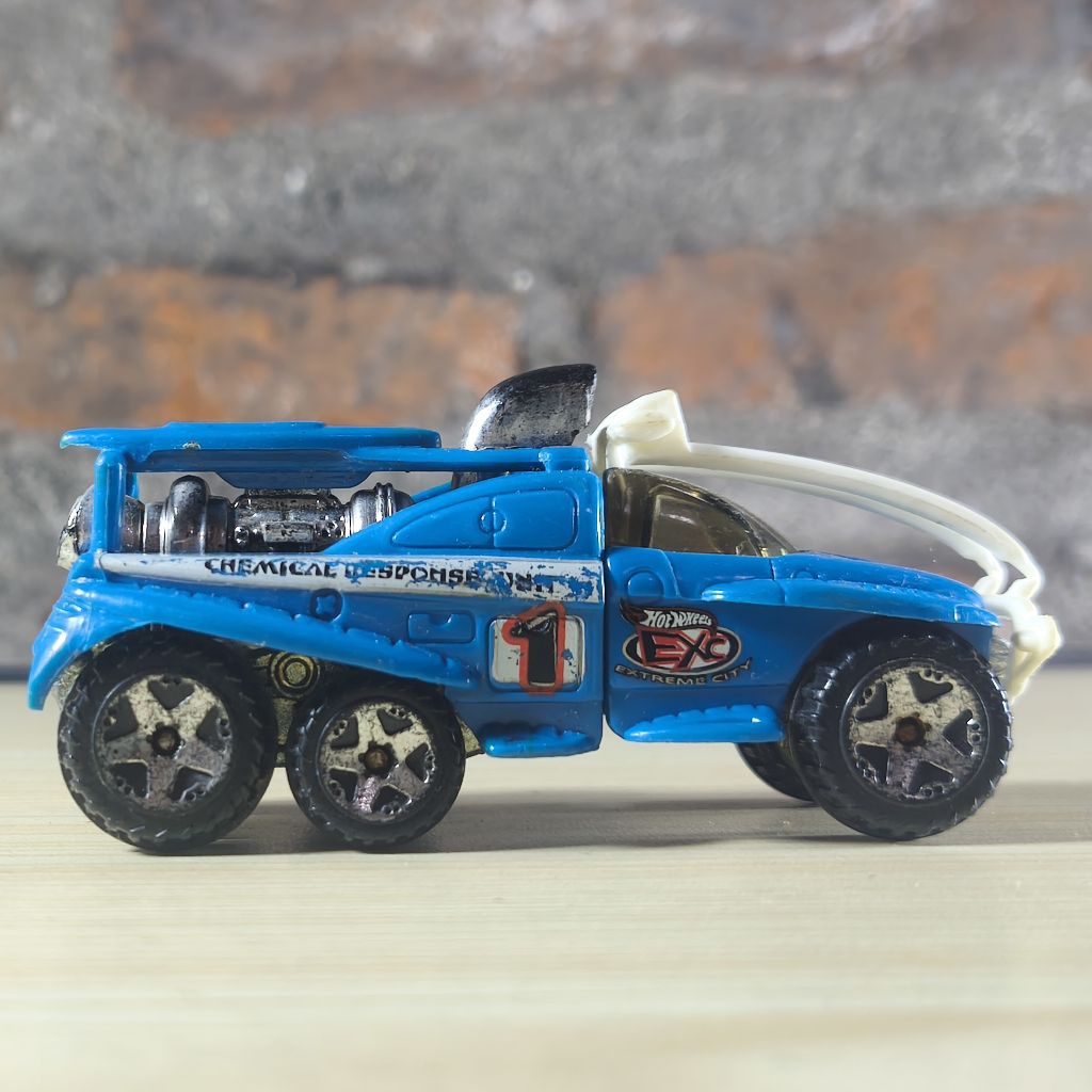 Hot Wheels XS Ive - Loose