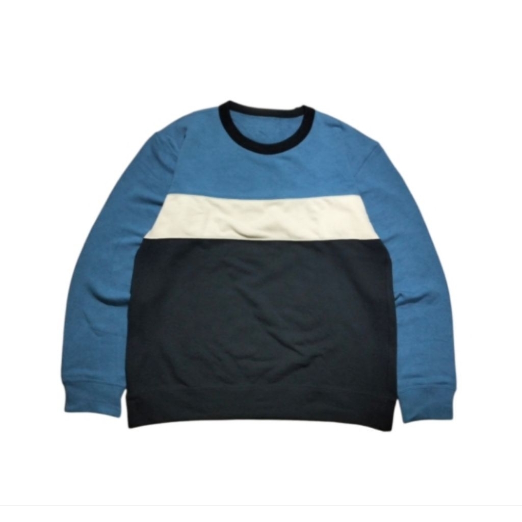 UNIQLO sweater crewneck size L fit M (P65xL54)