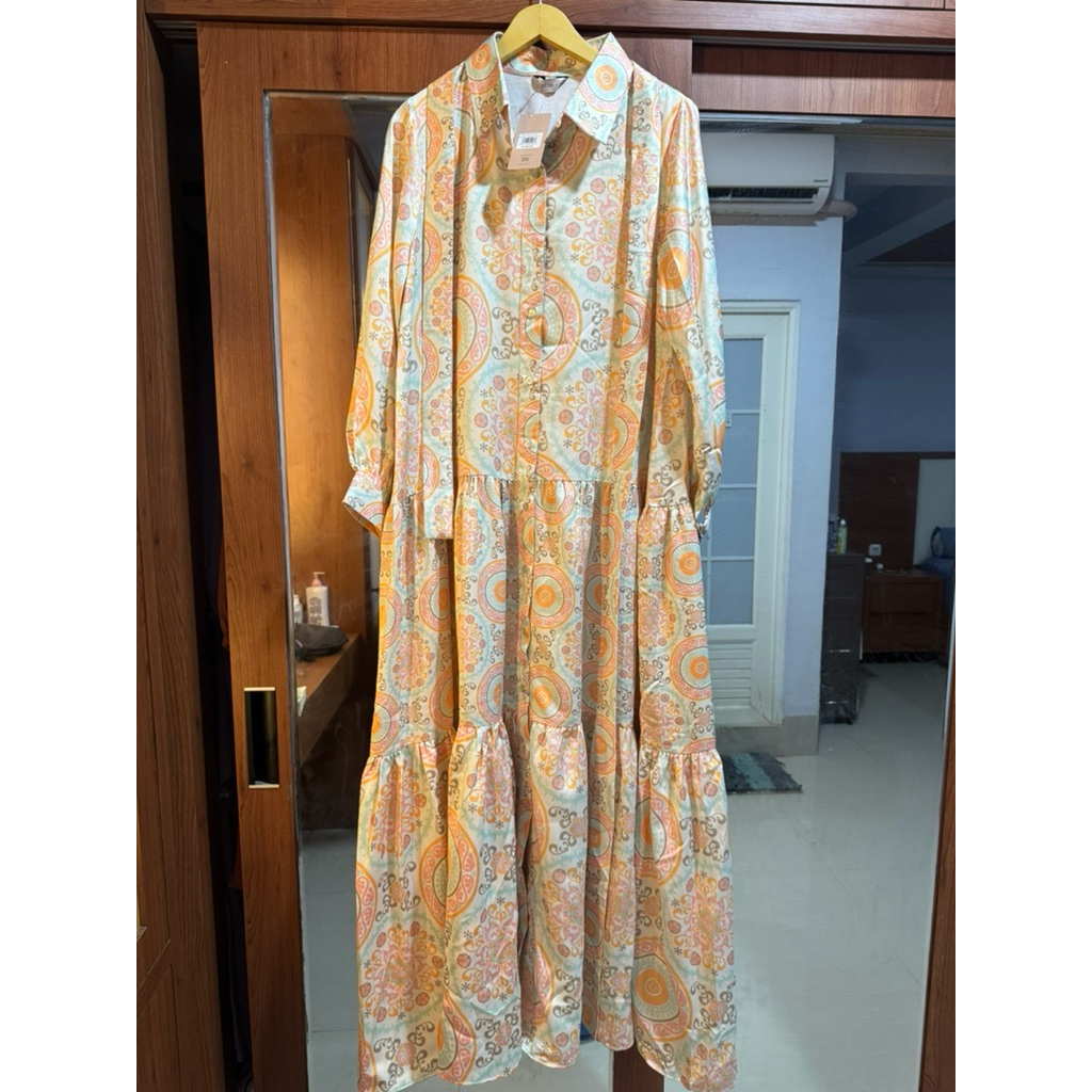 shila dress sideline