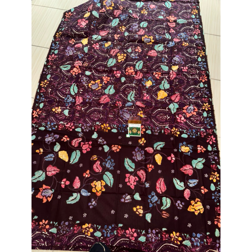 Sarung Putri Kembar Istimewa