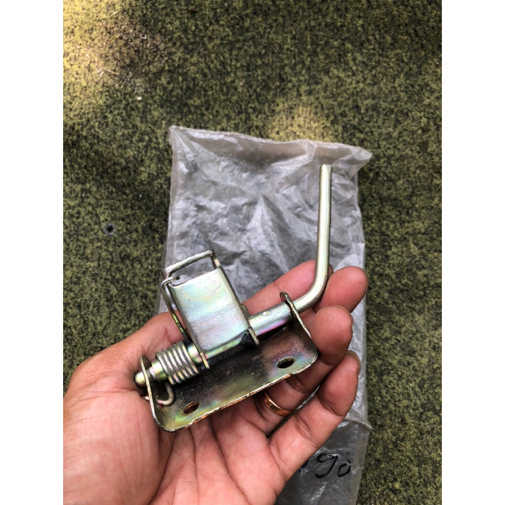 pengait kunci jok honda c70 hight quality nos