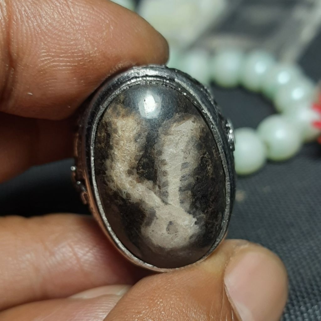 Batu akik mutif lam alif