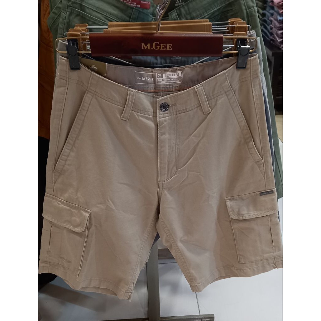 celana pendek M.GEE// SHORTPANT M.GEE
