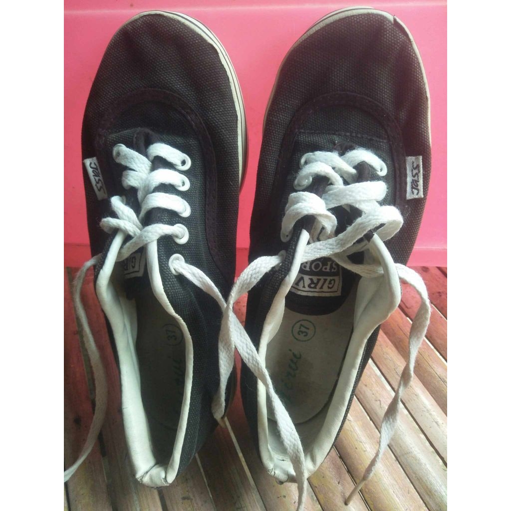 preloved sepatu sneaker MURAH 