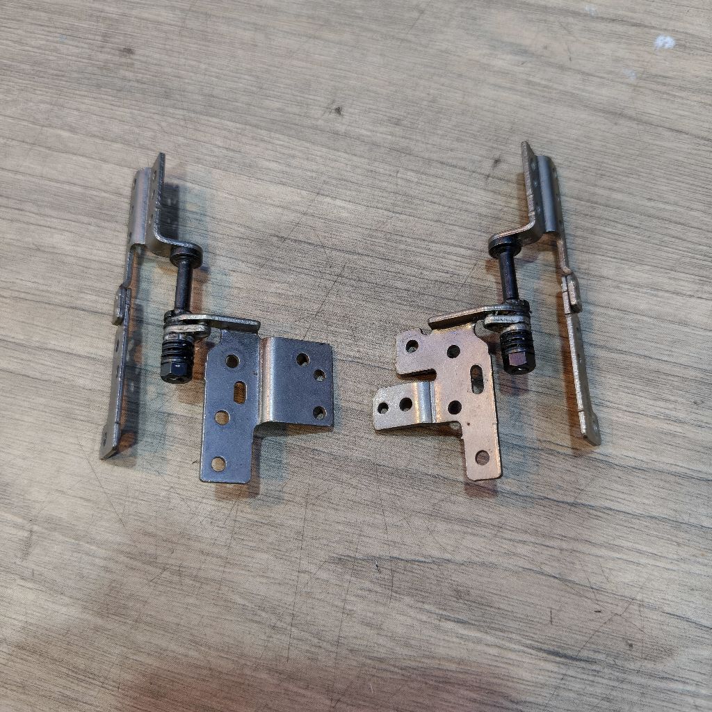 Engsel Asus X555B X555BF kondisi second masih bagus