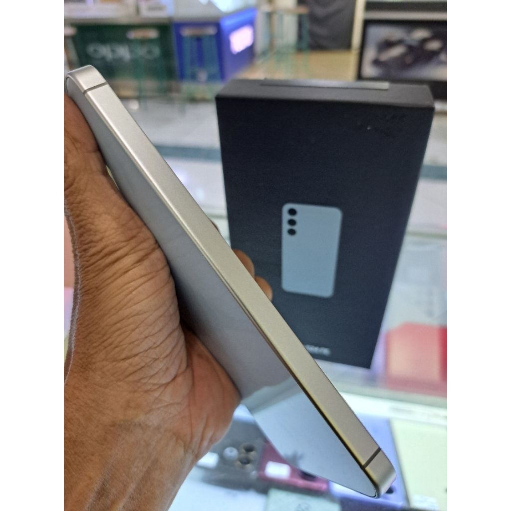 samsung S24Fe 8/128gb second