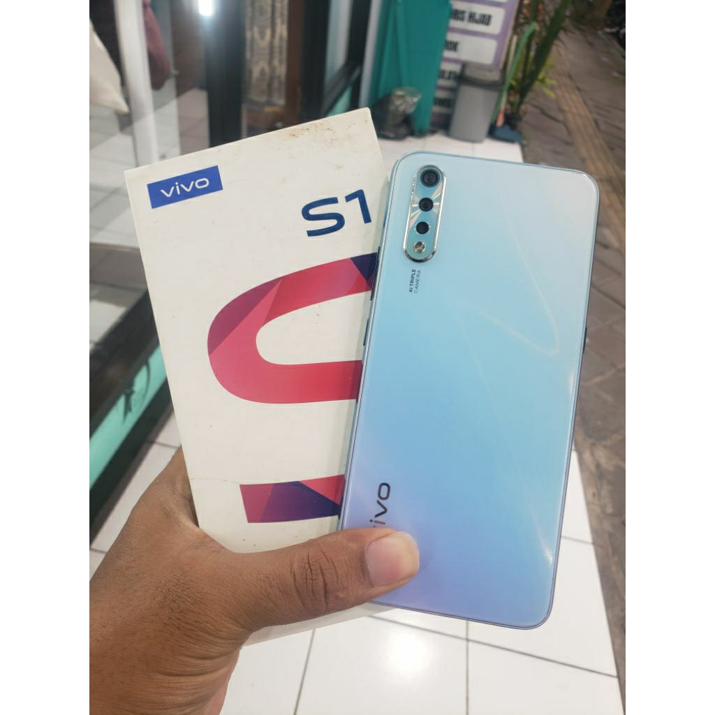 VIVO S1 RAM 4/128GB HP DAN DOSBOK