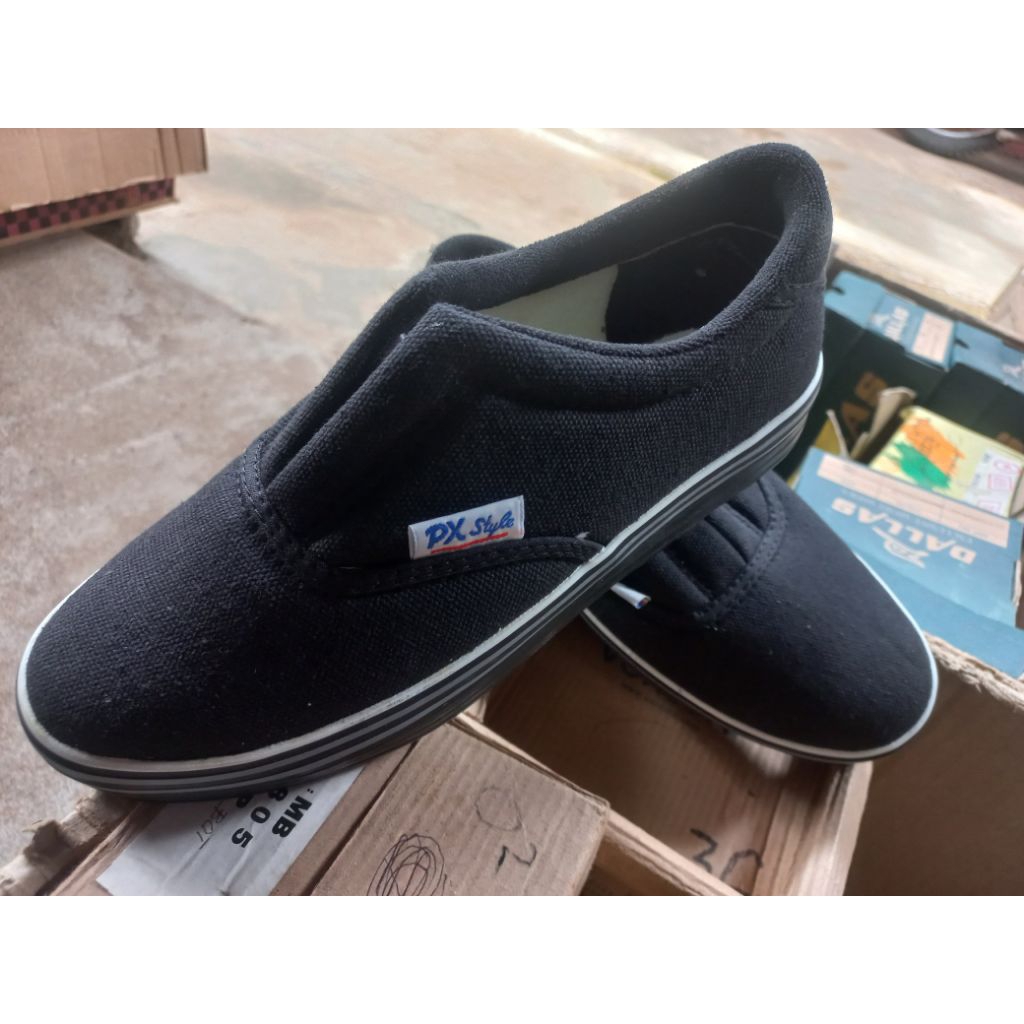 [Original PX Style] Sepatu Slip On Sepatu Santai Lentur Ringan Full Hitam Black