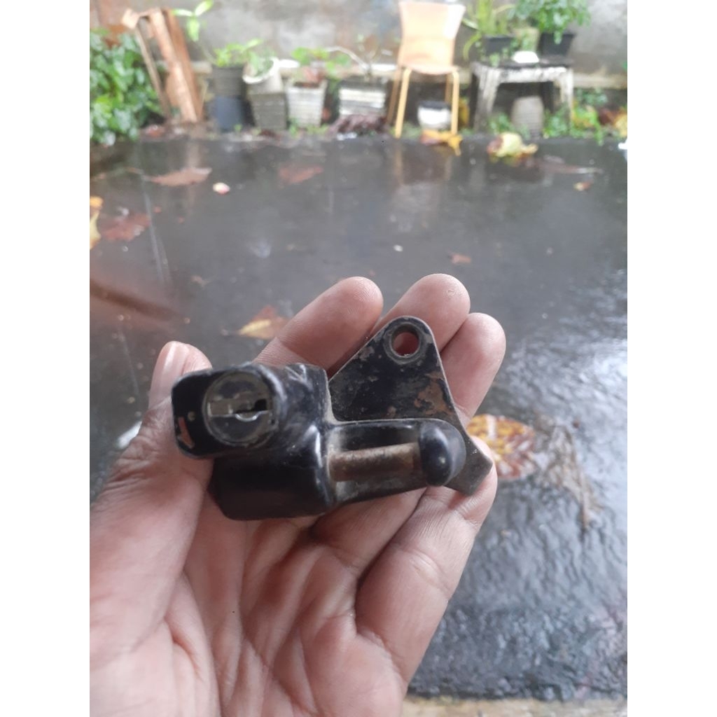 Helmet Holder Honda Cb125 Cb100 Original