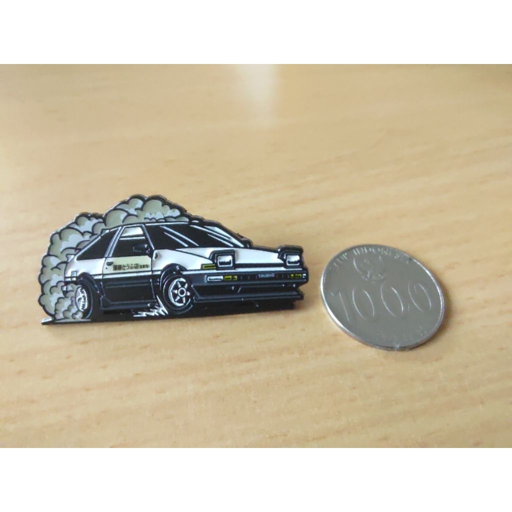 PIN ENAMEL . ANIME . INITIAL D . TOYOTA AE86