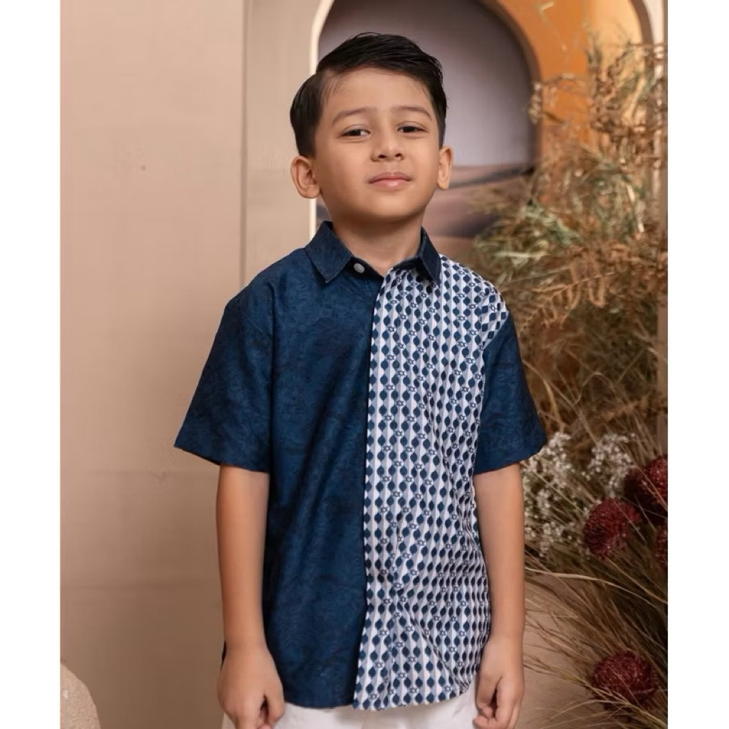 Koko Anak Wearing Klamby