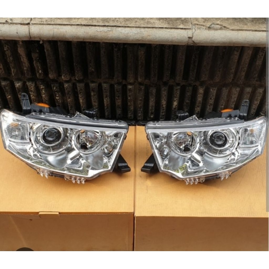 Headlamp lampu depan Mitsubishi PAJERO DAKAR Hid 2012-2016 Original