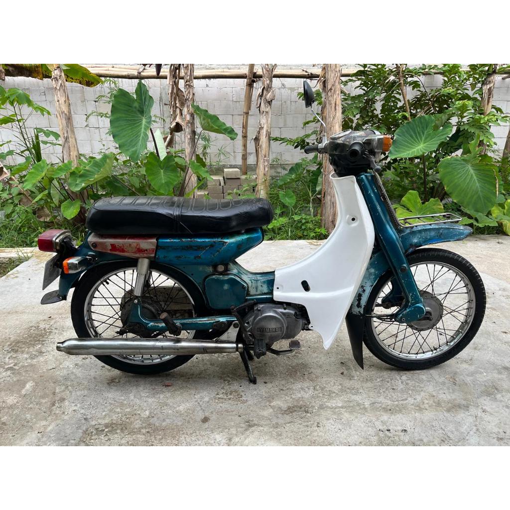 MOTOR YAMAHA v75 biru