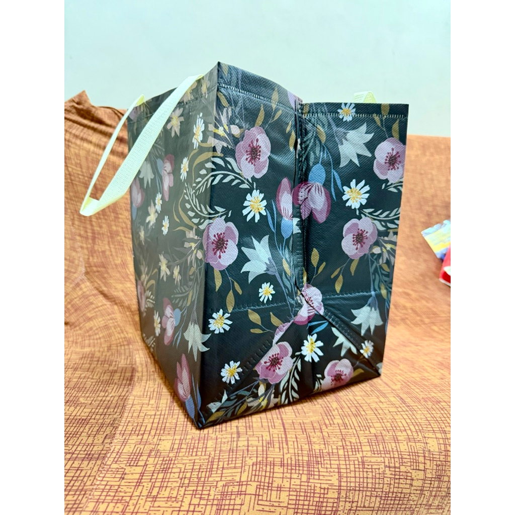 (1 Lusin = 12 Pcs) Tas Hajatan Spunbond Laminasi Batik Premium 22X22 Cm Tinggi 28 Cm / Tas Hajatan /