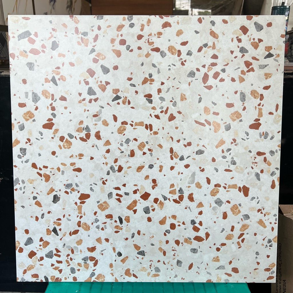 Keramik lantai Habitat 50x50cm Terazzo sukit